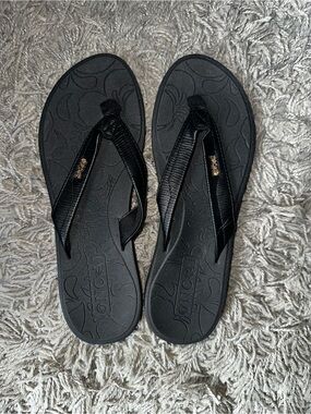 Women's Black Flip Flop Sandals - Classic Comfortable, size 9, new without tags